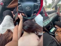 Đang lái xe thì em kéo quần anh ra mút