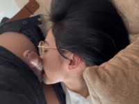 Em sinh viên kính cận mút phê quá vứt cả kính sang bên