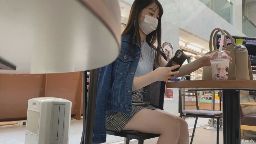 FC2-PPV-2355728 Ghi chú về gã đàn ông: Cô gái siêu dễ thương