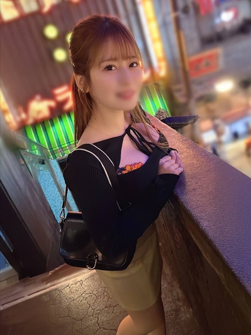 FC2-PPV-4789125 [Siêu nóng, vợ dâm đãng nhất] Người vợ 29 tuổi ở độ tuổi 30 với làn da mềm mại, ôm cực thích. Cô ấy mở rộng âm hộ đầy nước và bị bắn tinh trong sex thô với lời nói dơ bẩn liên tục.