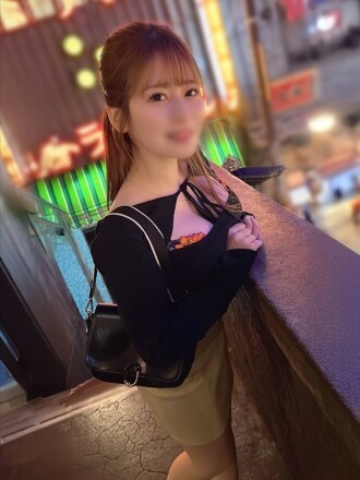 FC2-PPV-4789125 [Siêu nóng, vợ dâm đãng nhất] Người vợ 29 tuổi ở độ tuổi 30 với làn da mềm mại, ôm cực thích. Cô ấy mở rộng âm hộ đầy nước và bị bắn tinh trong sex thô với lời nói dơ bẩn liên tục.