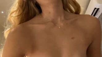 FC2-PPV-4792003 Phần tiếp theo của câu chuyện về một người vợ quan hệ tình dục trên một ứng dụng hẹn hò. Cô ấy vui vẻ nói: "Chồng tôi để lại cho tôi một vết cắn yêu haha", nhưng đây là người vợ ngu ngốc nhét cặc thô của người đàn ông khác vào lol