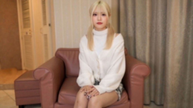 FC2-PPV-4795418 [Uncensored] Cô nàng tóc hai bím với mái tóc lòe loẹt! Bây giờ cô ấy thậm chí còn dễ thương hơn khi có mái tóc vàng. Cách cô ấy run rẩy và đạt cực khoái hết lần này đến lần khác thật quá tuyệt vời! Nuốt, mặt, kem. * Phần thưởng độ nét cao