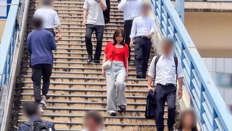 FC2-PPV-4802106 [Chụp đường phố → sex thô] Chụp và quay phim nữ sinh đại học ngực bự siêu đáng yêu + bánh kem nguyên chất làm phần thưởng